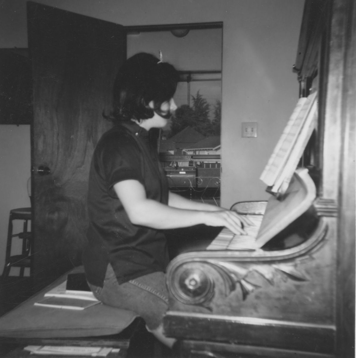 Judi Playing Piano 17 Yrs Old Dumb Tiara On My Head